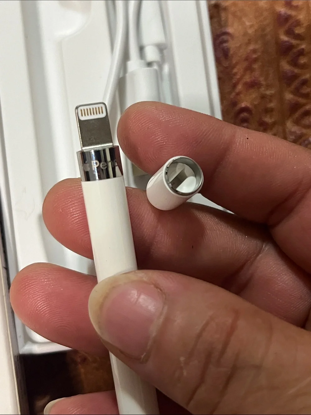 Apple White Active Stylus Pen with USB Charging Cable